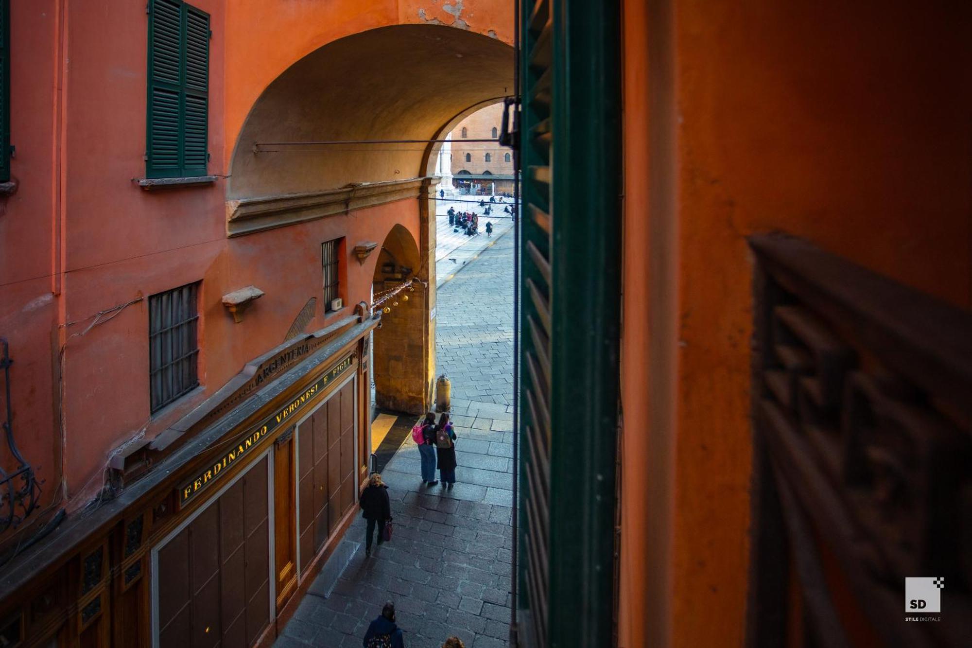 Urbanicooh Garisenda - Piazza Maggiore View — Photos 2